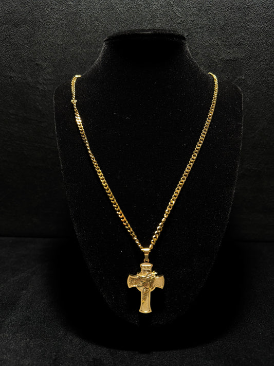 Collana con cristo.